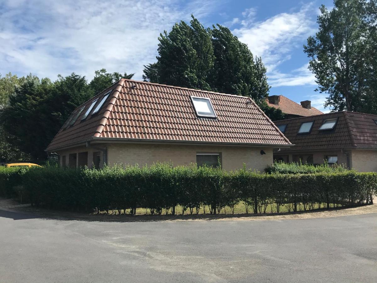 Vakantiehuisje De Panne Vlak Aan Plopsaland En De Zee Екстериор снимка