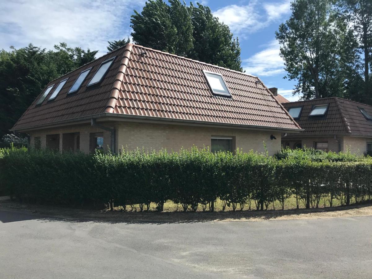 Vakantiehuisje De Panne Vlak Aan Plopsaland En De Zee Екстериор снимка